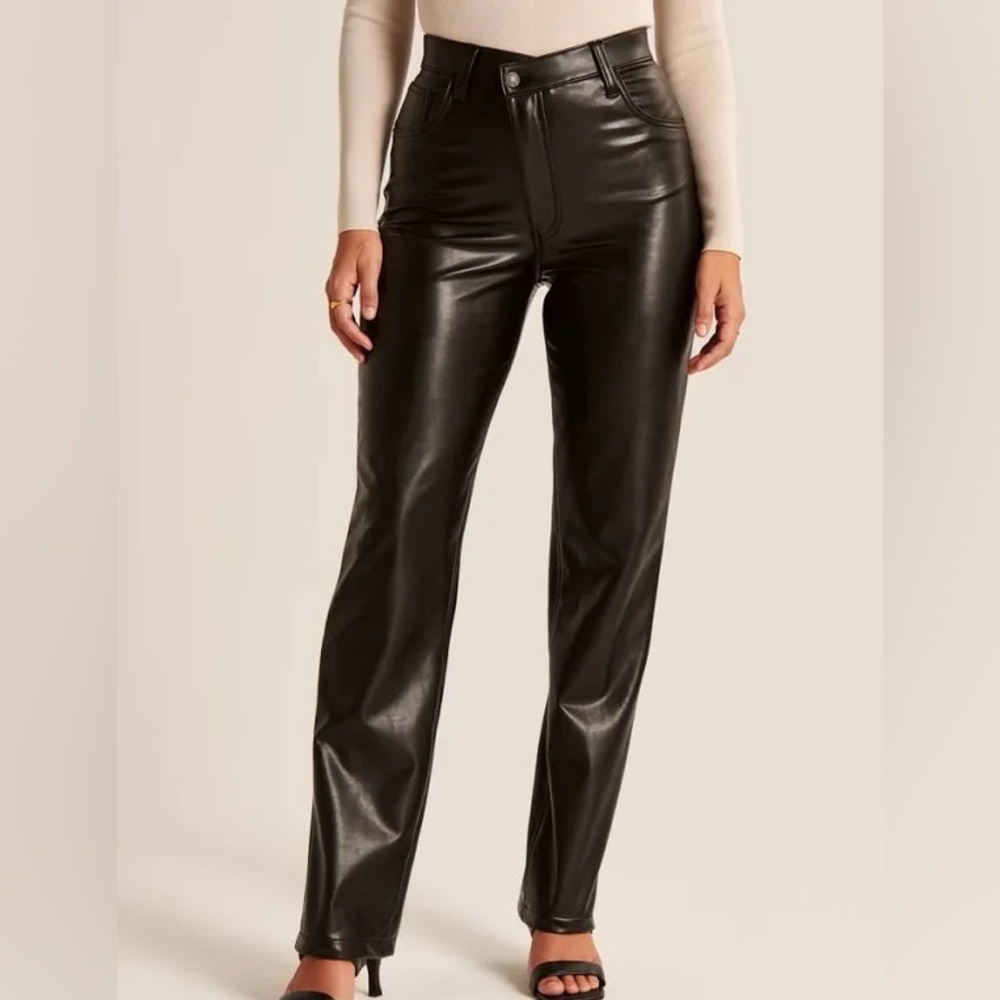 Abercrombie & Fitch Vegan Leather Criss Cross Waistband 90s Straight Pant | 4